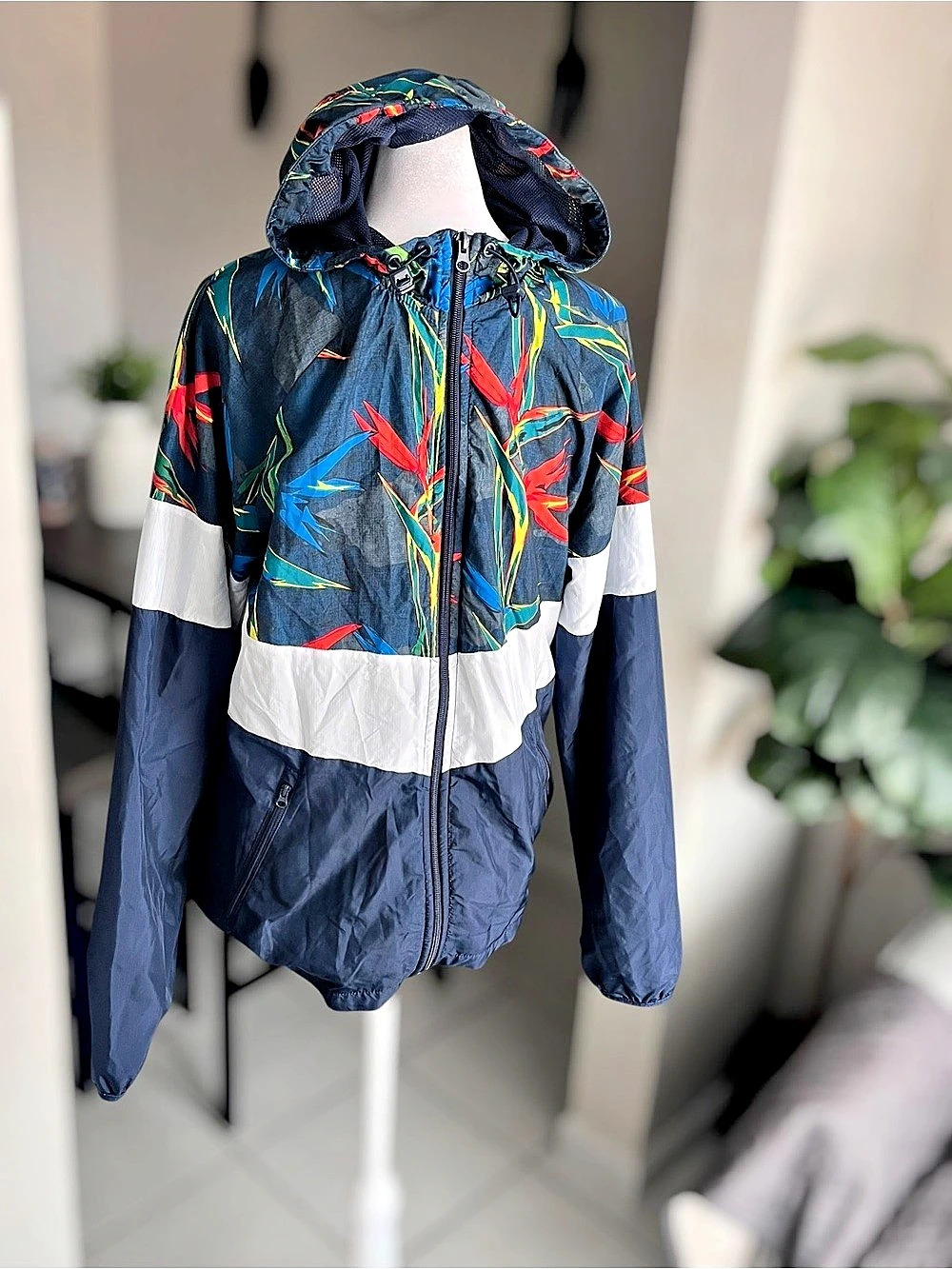 Russell Hooded Windbreaker Jacket Size S